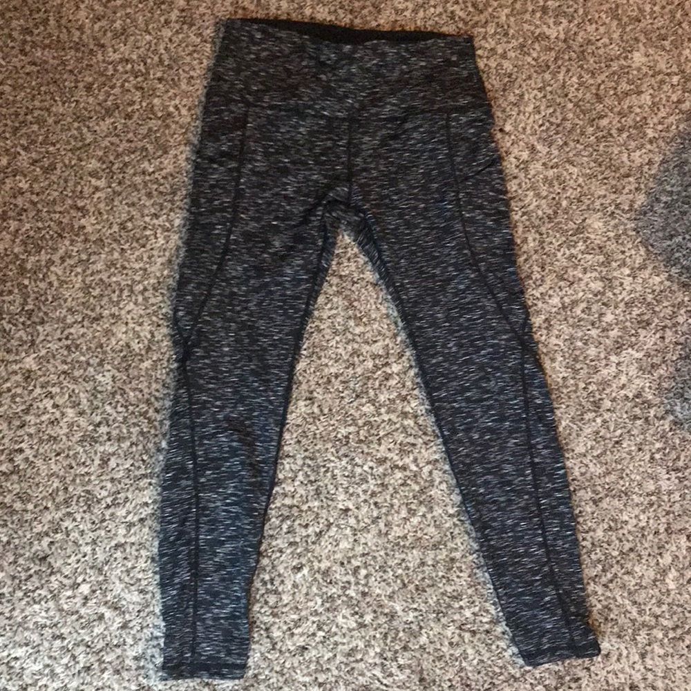 Black yoga pants